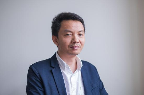 评委胡斌（中国艺术研究院博士、广美美术馆副馆长、艺术管理学系教授）