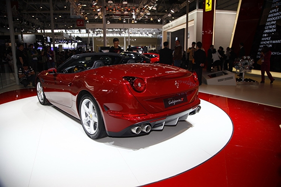 法拉利California T尾部