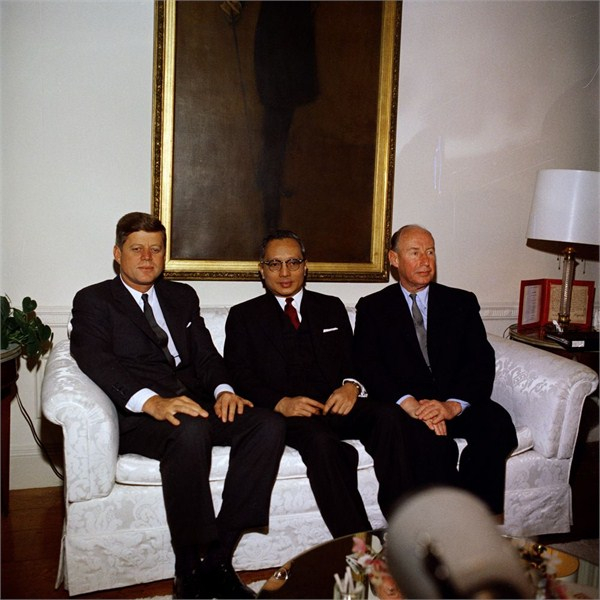 肯尼迪总统在华尔道夫酒店