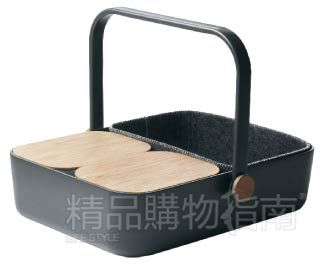 　　野餐包是必需的，车行一半，吃顿自备午餐，让旅行多些乐趣。