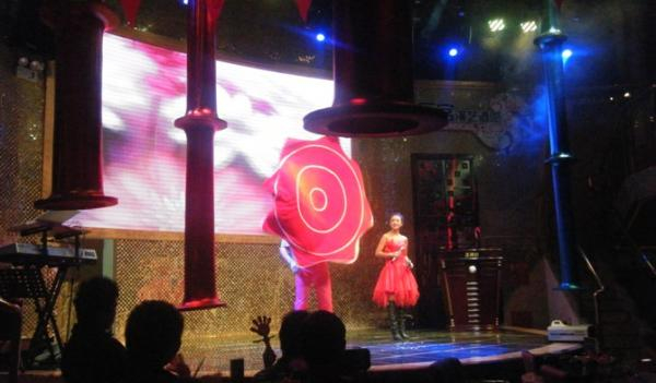 文艺活动是意识形态领域的重要内容。