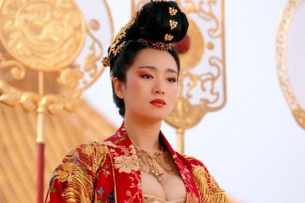 是的，你没看错！巩俐要变身白骨精啦！