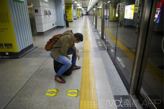 11月20日，阿杜去深圳找律师帮他办进出口审批证。