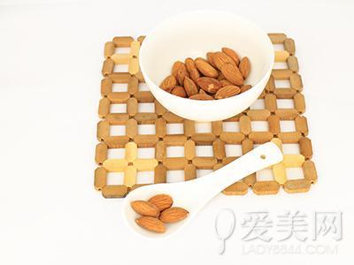  冬天就晒腿部线条！高效食材吃出纤细美腿 