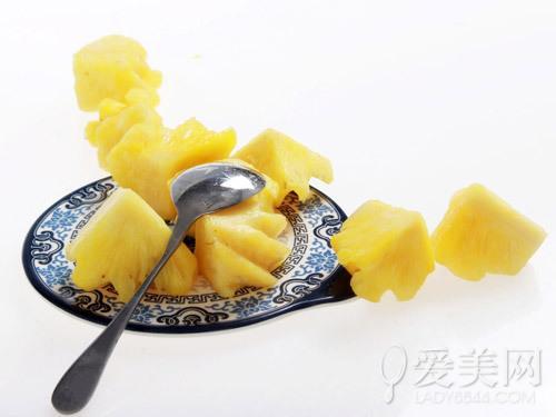  常加班易浮肿！食疗4步骤 踢飞"加班综合症" 
