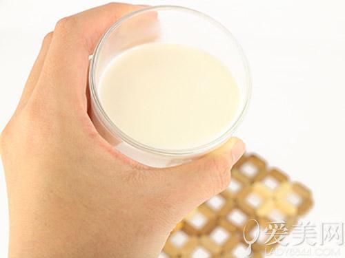  豆浆是高钙食品？盘点那些坑过你的补钙误区 