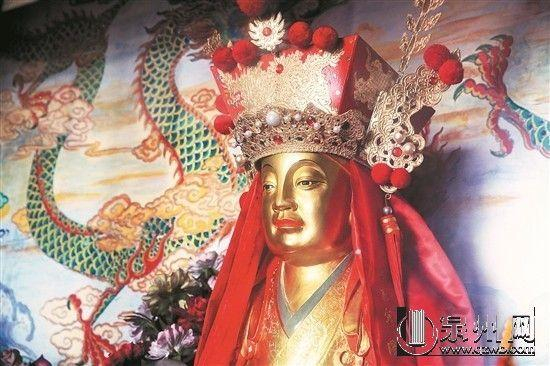 德化九仙山灵鹫岩寺，相传这尊邹公祖师像为开山祖师邹无比的肉身佛