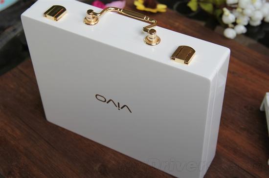 双2.5D机身/眼球识别 vivo X5Pro评测