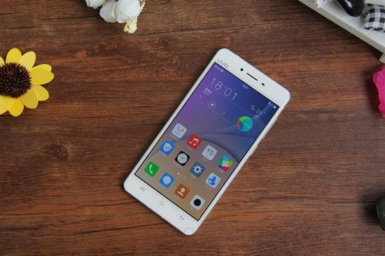 双2.5D机身/眼球识别 vivo X5Pro评测