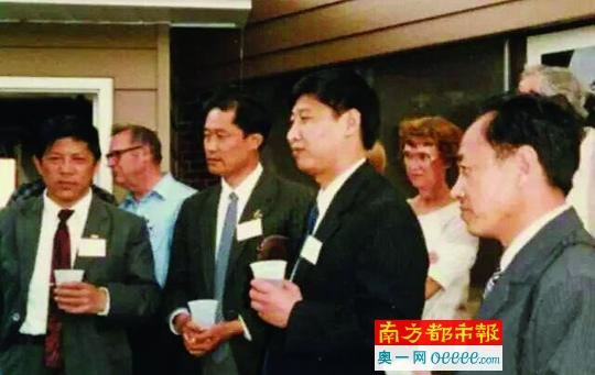 1985年，时任正定县委书记的习近平（左四）首次访美。 资料图片