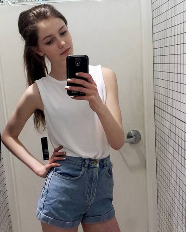 17岁"精灵女孩"美出天际 让人分不清真假_新浪图片