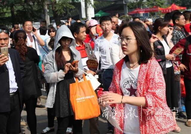 山东济宁考场颜值高能 堪比艺考
