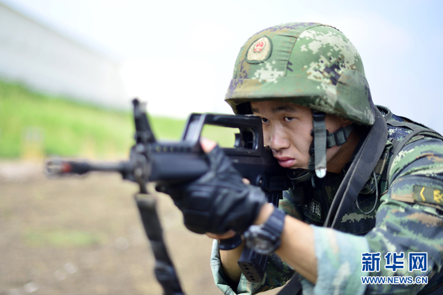 湖北武警百余特战高手比武场上演巅峰对决