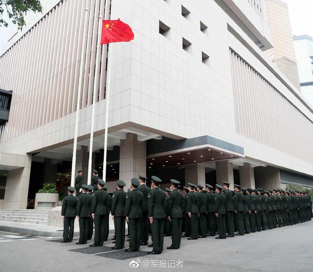 解放军驻香港部队完成第19批干部轮换 人员总数未变