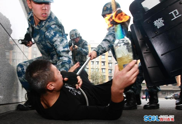 空军警卫连的一天：揭秘钢铁哨兵如何炼成