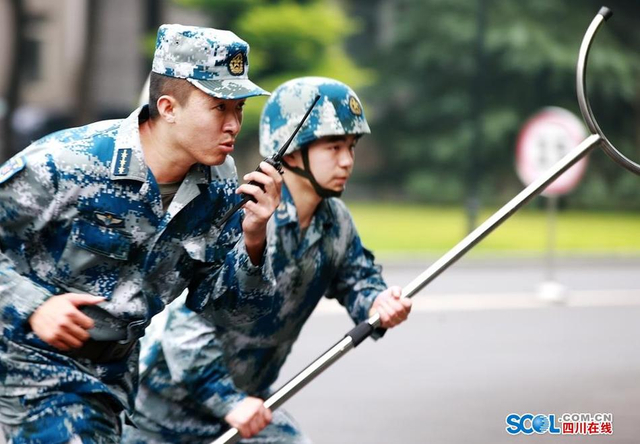 空军警卫连的一天：揭秘钢铁哨兵如何炼成