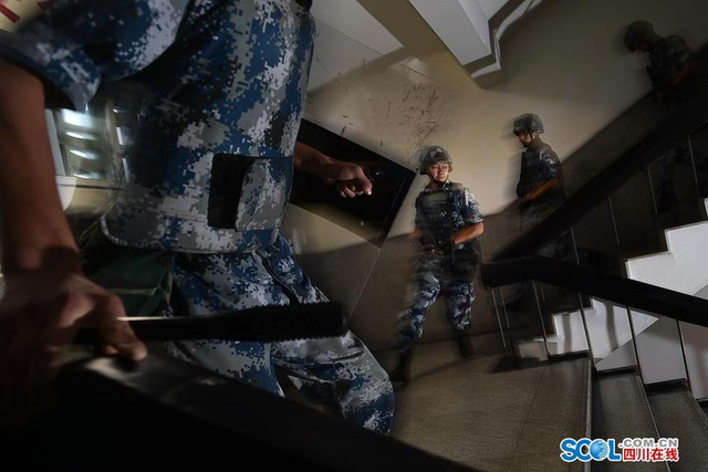 空军警卫连的一天：揭秘钢铁哨兵如何炼成