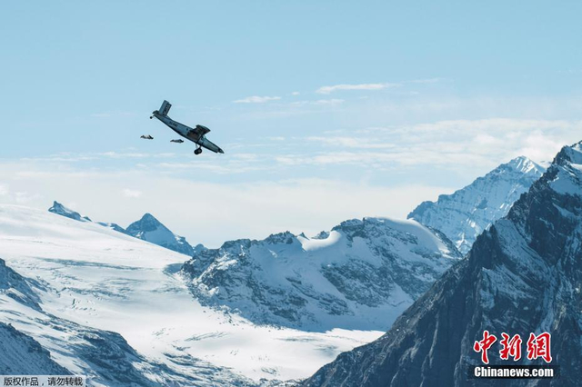 “灵魂飞人”翱翔少女峰 2分45秒速降3200米