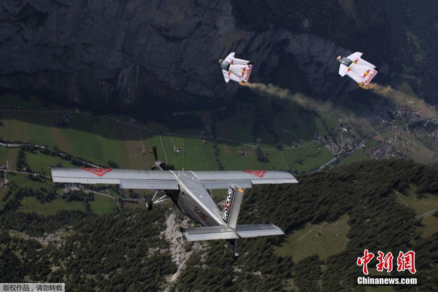 “灵魂飞人”翱翔少女峰 2分45秒速降3200米