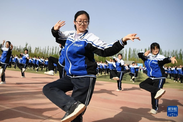 课间操,舞从敦煌来_新浪图片