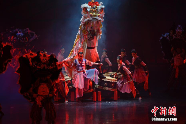 第十三届全国舞蹈展演在广州开幕 舞剧《醒·狮》开场_新浪图片