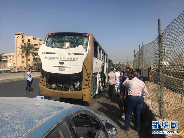 埃及一旅游巴士遭爆炸袭击图片 58789 640x480