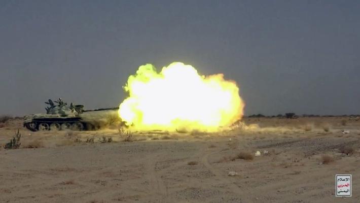 也门胡塞武装开展军事演习