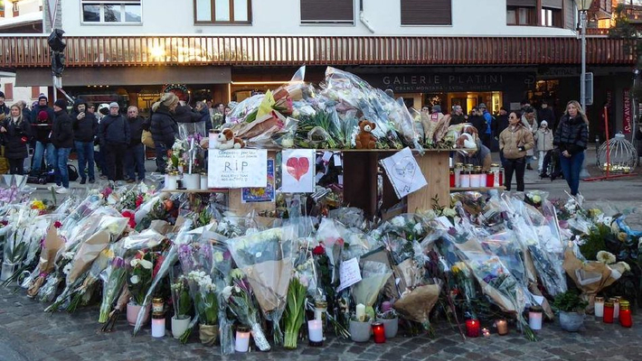 瑞士民众悼念酒吧火灾遇难者