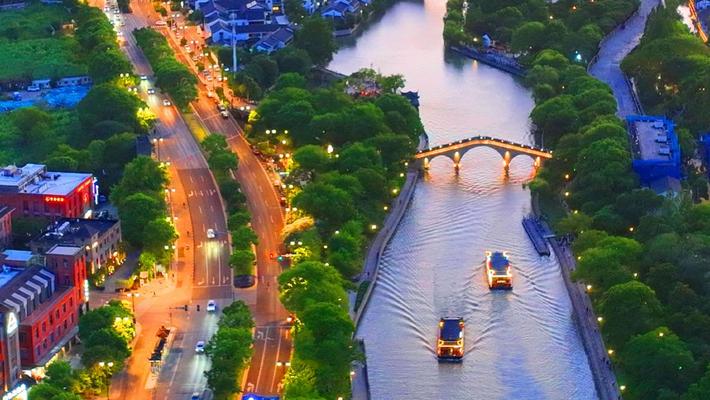 苏州：游客消夏夜游古运河
