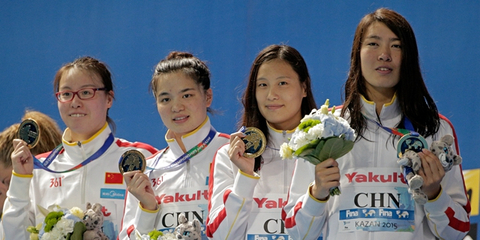 女子4乘100米混合泳接力夺冠