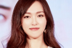 为唐嫣《归去来》中的气质长卷发爆灯