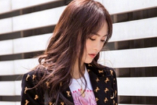 为唐嫣《归去来》中的气质长卷发爆灯