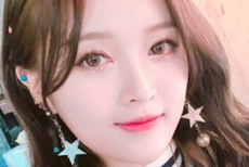 女生温柔的中长卷发发型 致最美丽的你