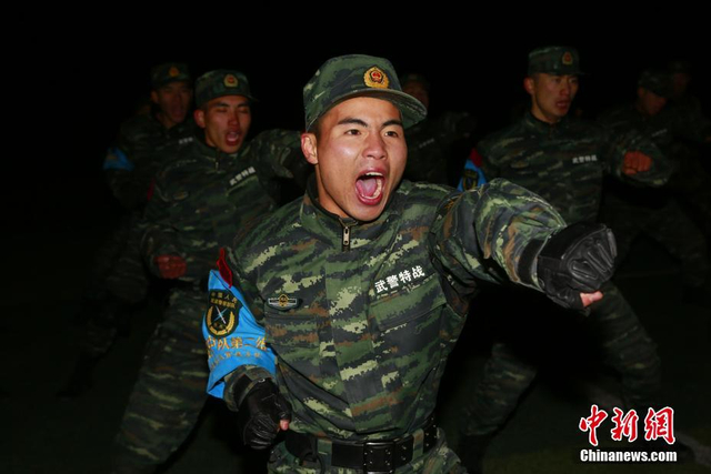 三峡武警开展“魔鬼周”训练 强化反恐制胜