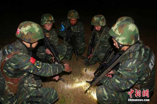 三峡武警开展“魔鬼周”训练 强化反恐制胜