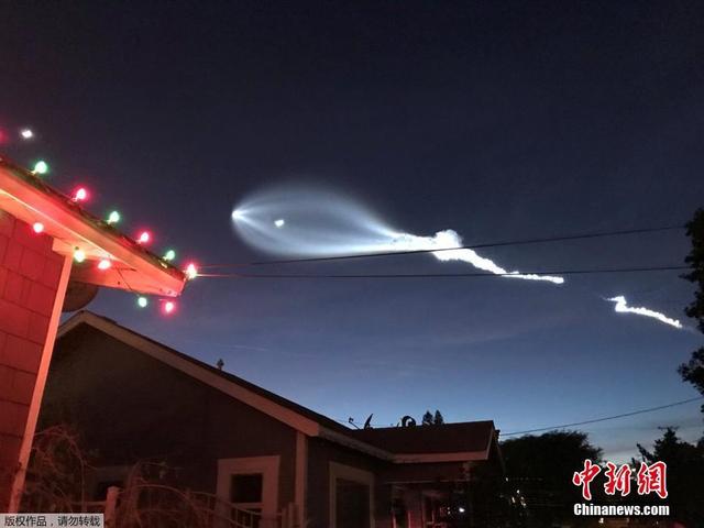 SpaceX发射火箭现神秘光束 网友以为是UFO