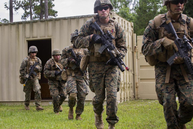 美军陆战队列尊营综合技能训练