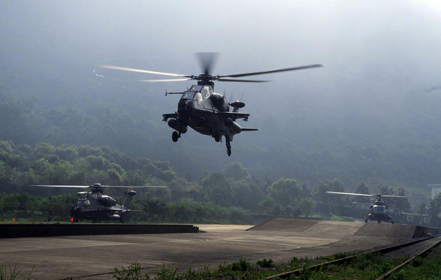 组建仅3月 西部战区空军某团直升机群挺进陌生高原