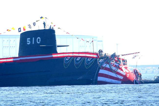 这速度需警惕！日本第10艘苍龙级潜艇下水