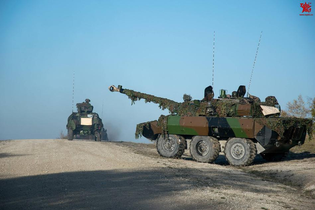 比我军新安防车咋样？法国陆军演习出动装甲车