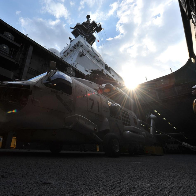 这阵势是针对中国吧？美军3航母和日准航母演习