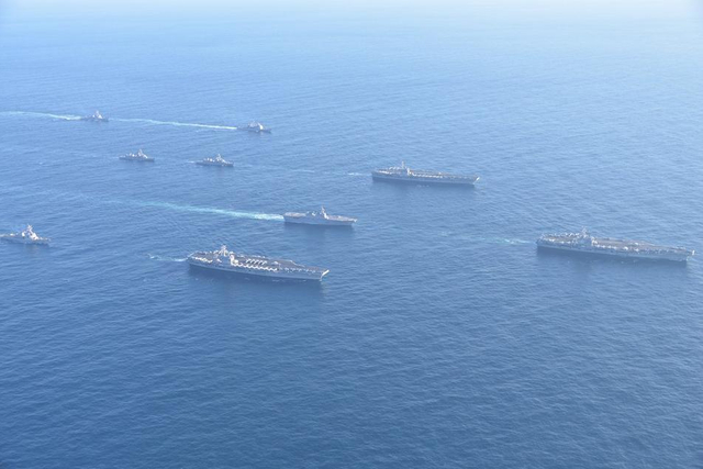这阵势是针对中国吧？美军3航母和日准航母演习