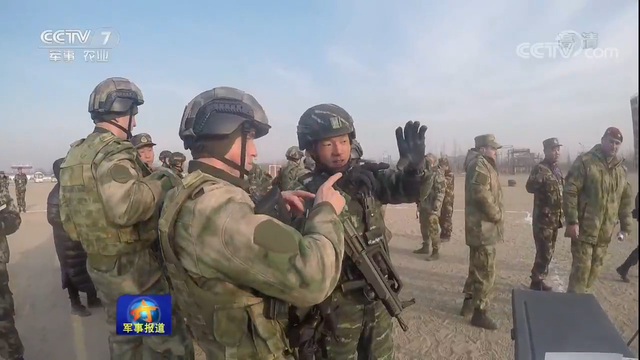 战斗民族用的习惯吗？中俄反恐演练俄队员试射95步枪