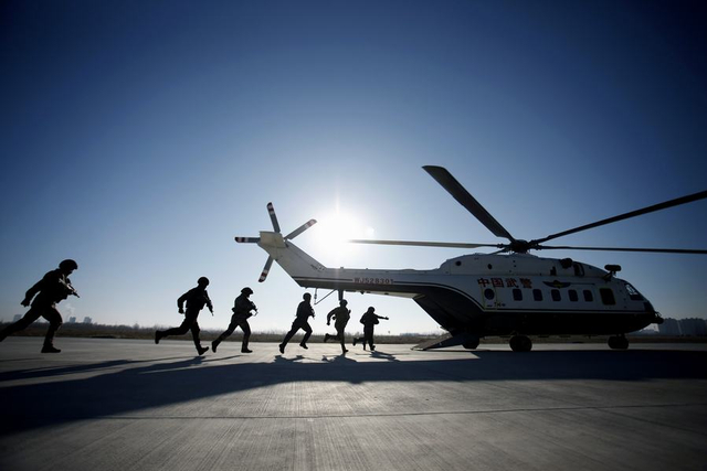 直击中俄合作2017联合反恐演训 俄军玩起中国武器