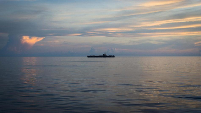 还想绕南海?美国海军里根号航母抵达菲律宾