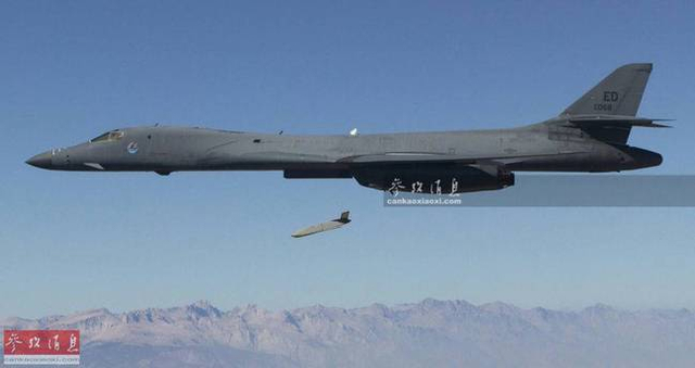 对叙动武杀手！美曝B-1B轰炸机参战视频