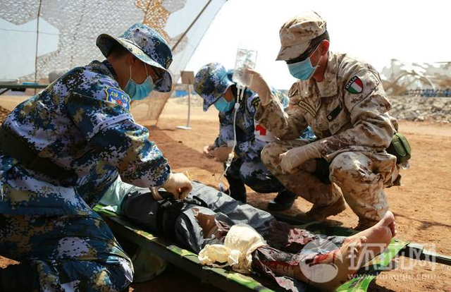 把意大利面端上来!我吉布提保障基地首次与意军联演