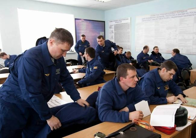 谁是土豪谁贫困一目了然!中美俄日越空军基地比教