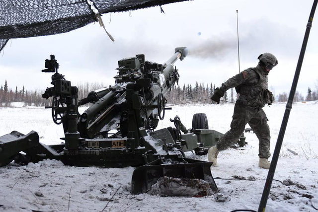 这才是全球军队！美陆军联手海军陆战队南北极同时演习