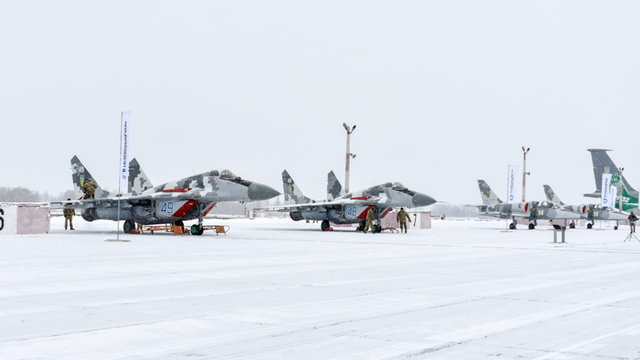 乌克兰接受一批新武器 能和俄罗斯一较高下？